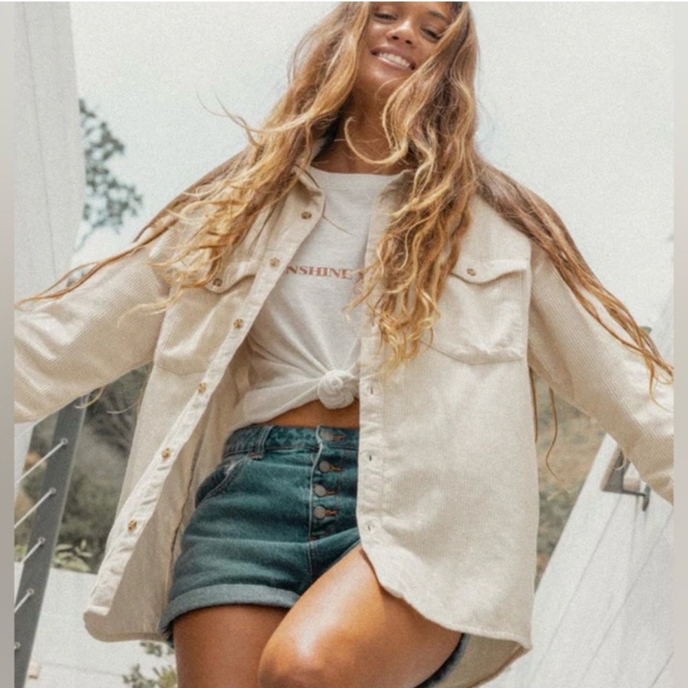 Roxy size L Cream Corduroy Button Down Shacket